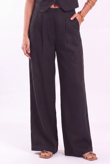 Linen pleated trousers